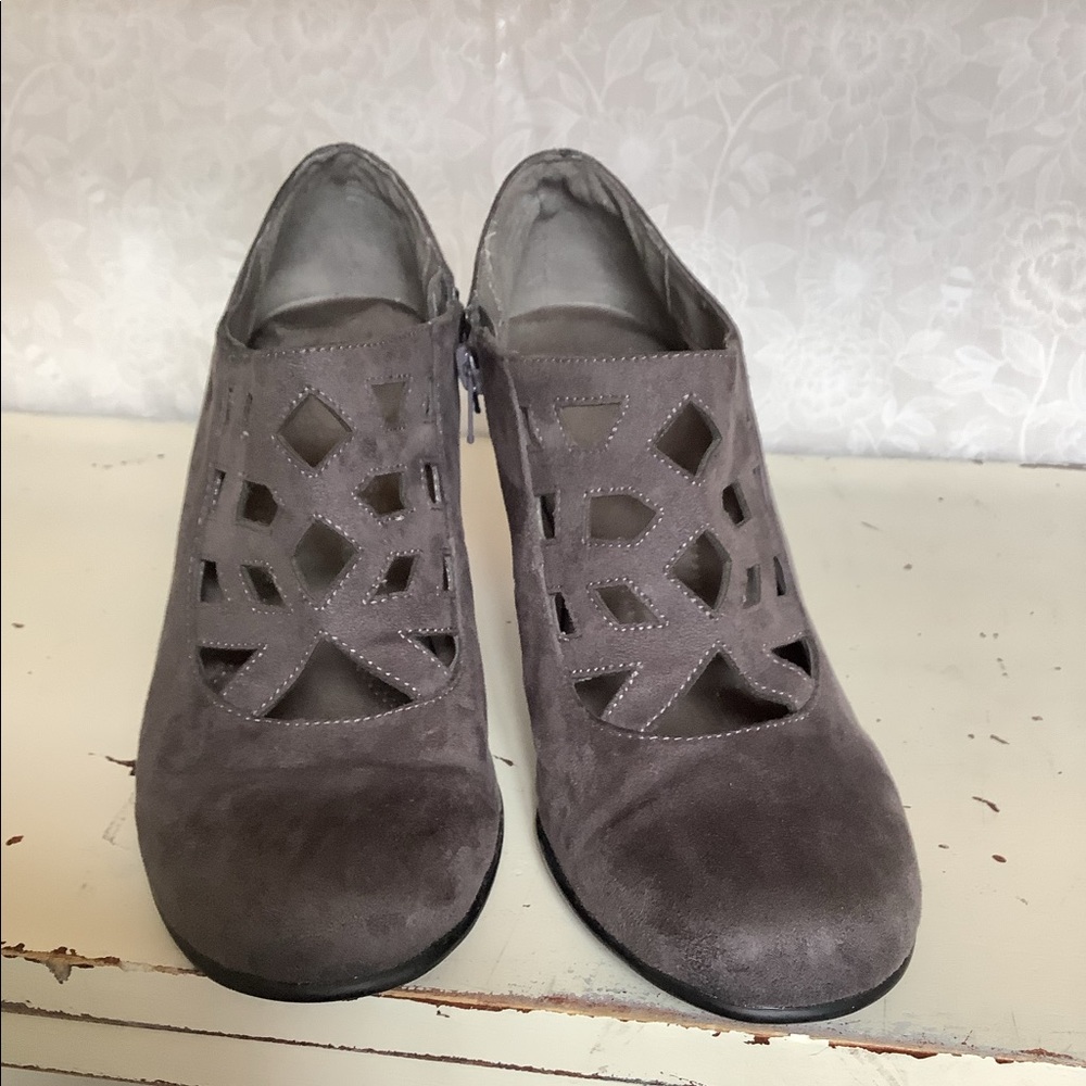 Grey Booties - Picture 2 of 7